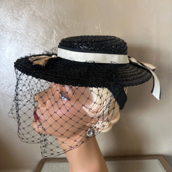 MARVELOUS 1940s\' BLACK STRAW TILT HAT WITH CREAM GROSGRAIN BAND/TASSELS + VEIL main image 2